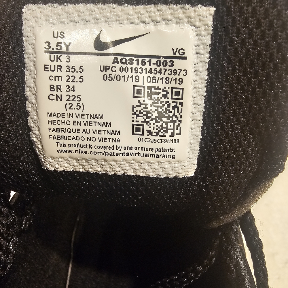 Youth cleats